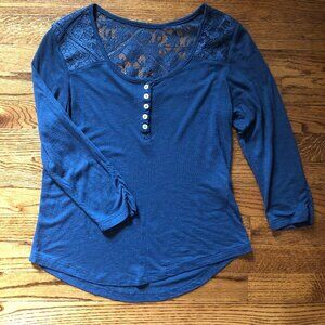Blue lace-back shirt